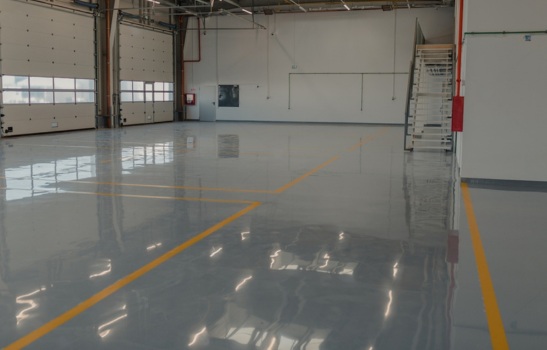 How is epoxy resin flooring installed